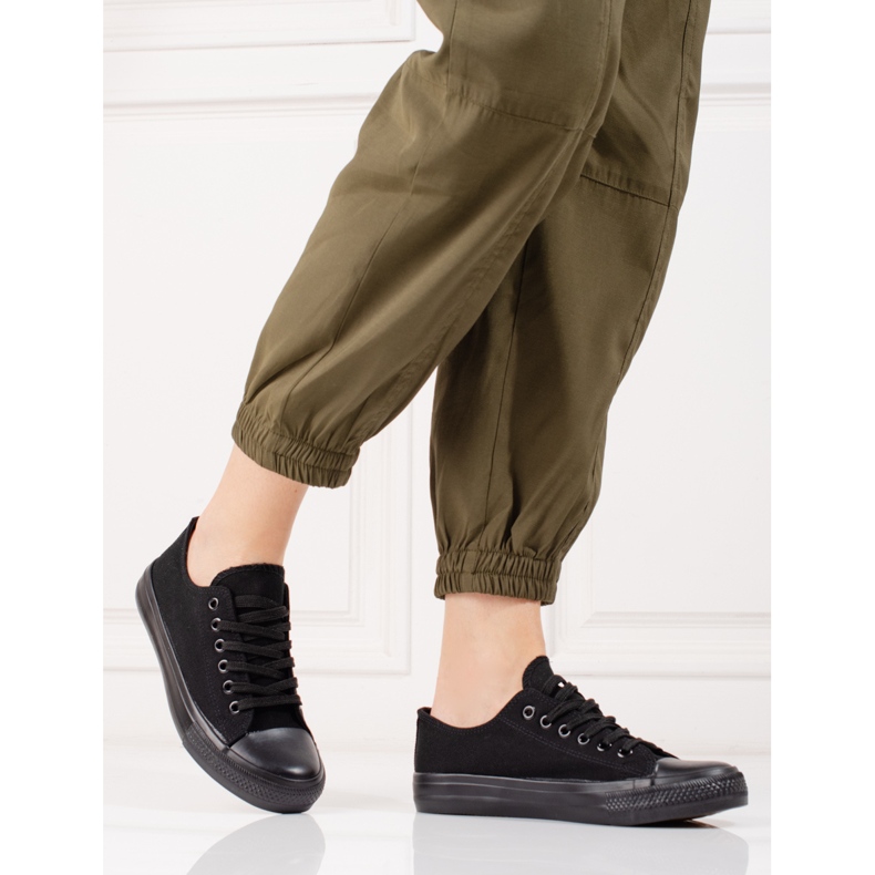 Zapatillas clásicas de mujer negras. negro 1