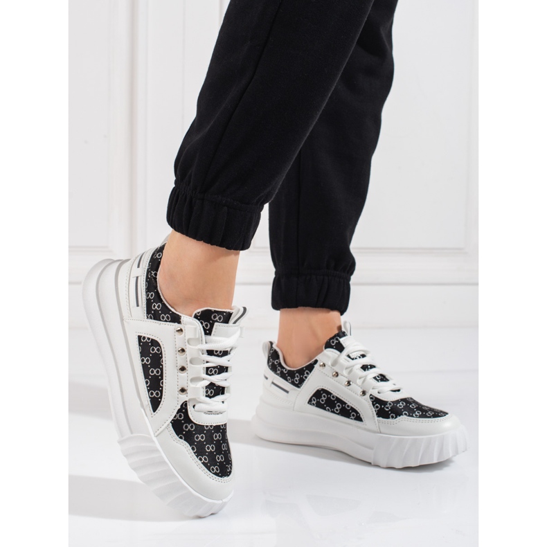 Deportivas de mujer Shelovet blancas con inserciones negras. blanco negro 1