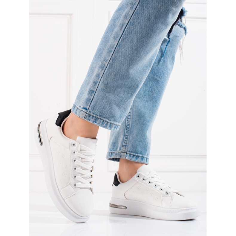 Zapatos deportivos de mujer Shelovet blanco con un patrón. 1 Zapatos deportivos de mujer Shelovet blanco con un patrón. 1