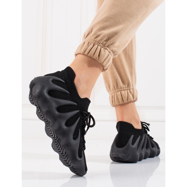 Zapatos deportivos de mujer Shelovet con suela negra de moda. negro 2