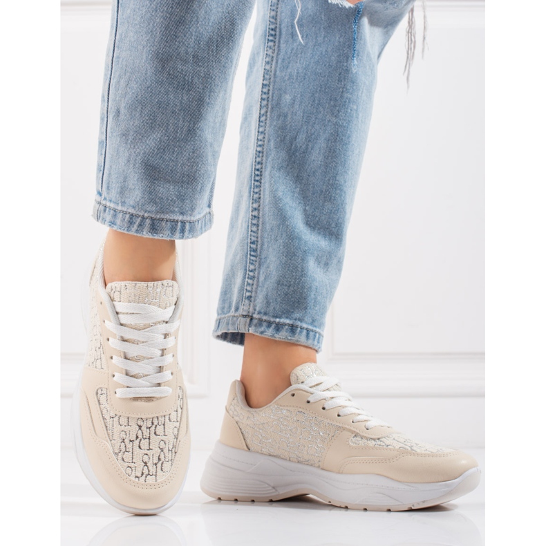 Zapatillas deportivas de mujer Shelovet con estampado beige brillante. 1