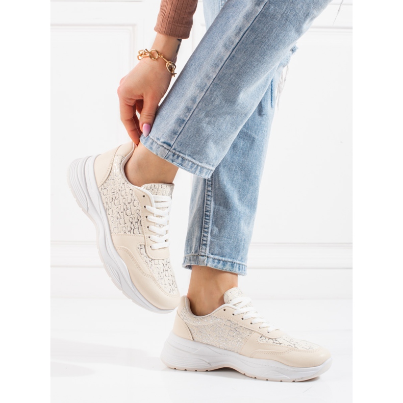 Zapatillas deportivas de mujer Shelovet con estampado beige brillante. 2