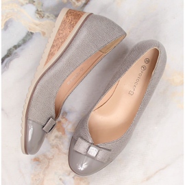Zapatos de salón de mujer con cuña y lazo gris Potocki SZ12062 6