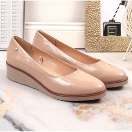 Zapatos cuña mujer lacado beige Vinceza 10865 2