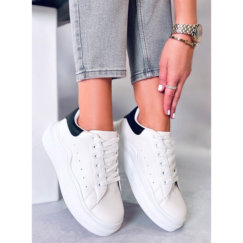 BM Deportivas de mujer Leone Black blanco negro 1