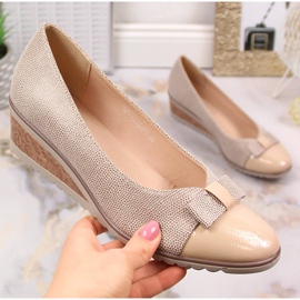Zapatos de salón de mujer con cuña y lazo beige Potocki SZ12062 4