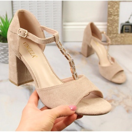 Sandalias de mujer Vinceza 20195 beige en ante con circonitas 4