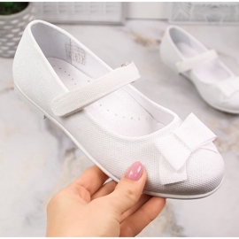 Bailarinas Comunión niña blanco brillo con velcro Kornecki 6802 2