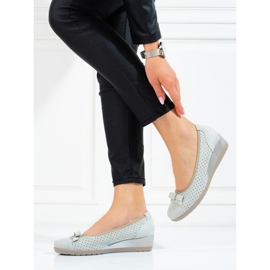 W. Potocki Zapatos de salón de mujer con cuña baja calados Potocki gris 2 W. Potocki Zapatos de salón de mujer con cuña baja calados Potocki gris 2