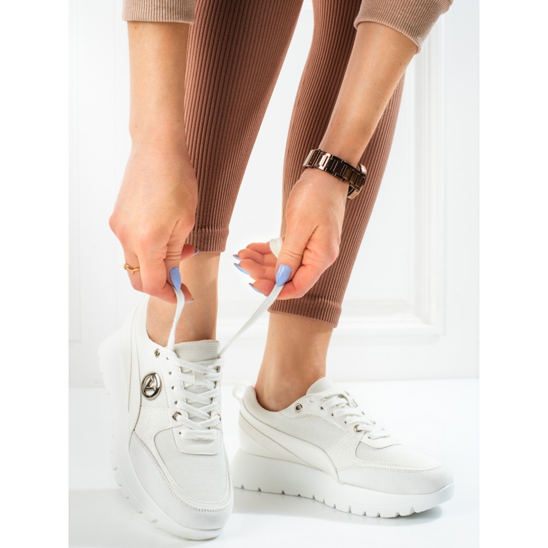 Zapatillas deportivas de mujer Vinceza en la plataforma blancas. blanco 2