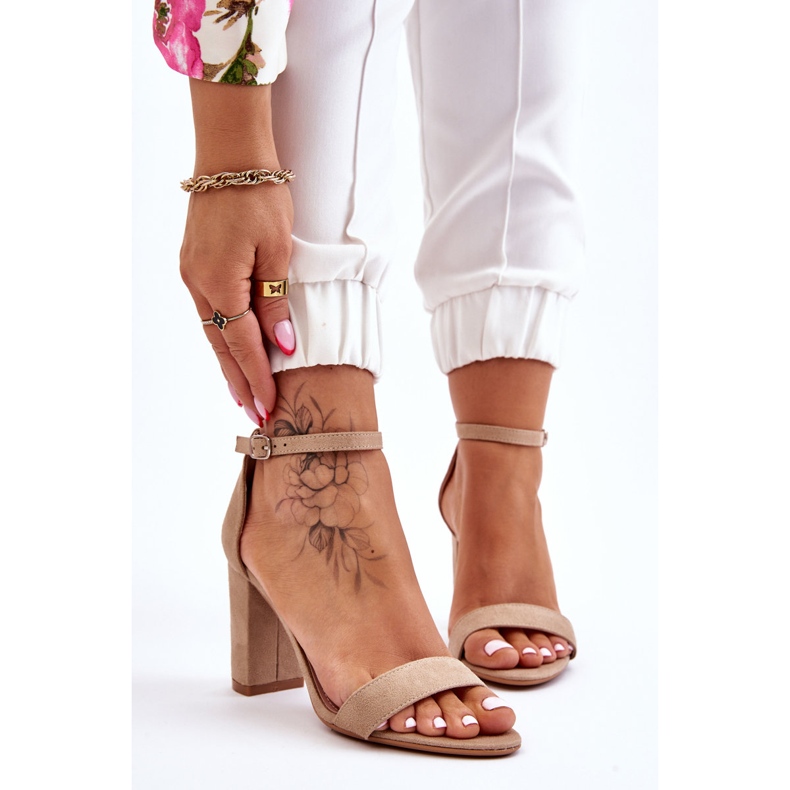 PS1 Sandalias clásicas Amina de ante beige con tacón marrón 1