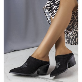 Chanclas negras con frente incorporado de Linda negro 1