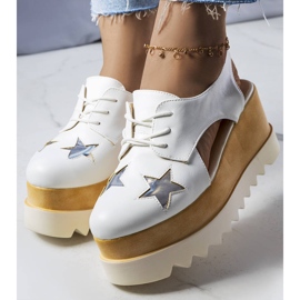 Zapatos de cuña blancos de Joan 1