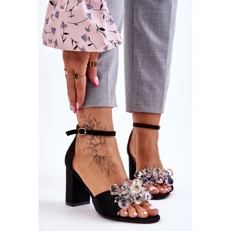Elegantes sandalias negras de tacón Cameron con cristales negro 1