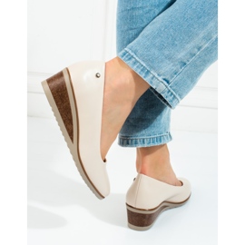Zapatos de salón de mujer Vinceza con cuña de corcho beige 3