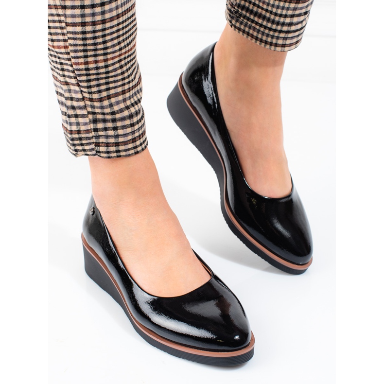 Zapatos de salón de mujer Vinceza en negro con cuña 2