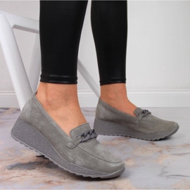 Mocasín cuña Filippo DP3632 piel gris con cadena 5