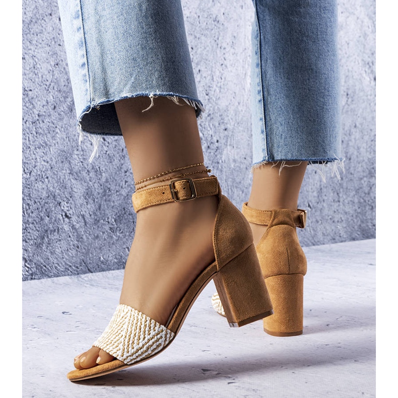 BM Sandalias de bloque beige de Patience 1 BM Sandalias de bloque beige de Patience 1