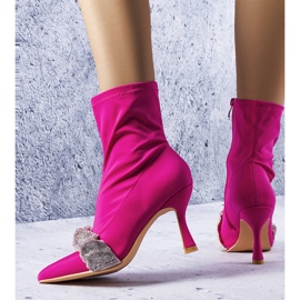 Botines rosas decorados con pedrería de Caisse rosado 1