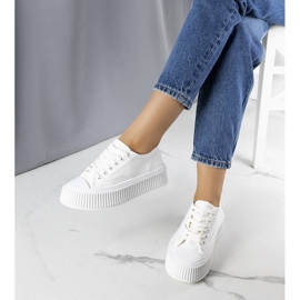Zapatillas blancas con plataforma de Dolores blanco 1