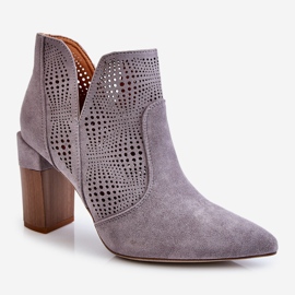 PM1 Botas Tacón Ante Calado Gris Leanna 3