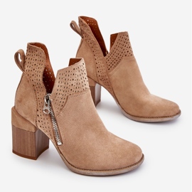 PM1 Botas de tacón grueso de ante Camden en beige 1