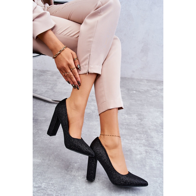 Bombas brillantes en el talón negro 4