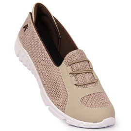 Cómodas zapatillas deportivas beige sin cordones de Artiker 50C1167 2