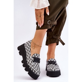 Mocasines En Una Plataforma Masiva Laura Messi 2601 Blanco Y Negro 1 Mocasines En Una Plataforma Masiva Laura Messi 2601 Blanco Y Negro 1