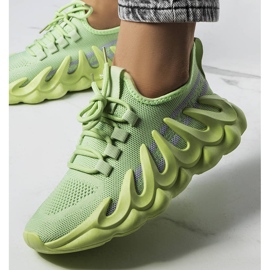 Zapatillas verdes en una suela Beth de moda 1
