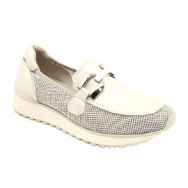 Mocasines de cuero para mujeres de Caprice con decoración 9-24502-20 132 Pearl peine blanco 1