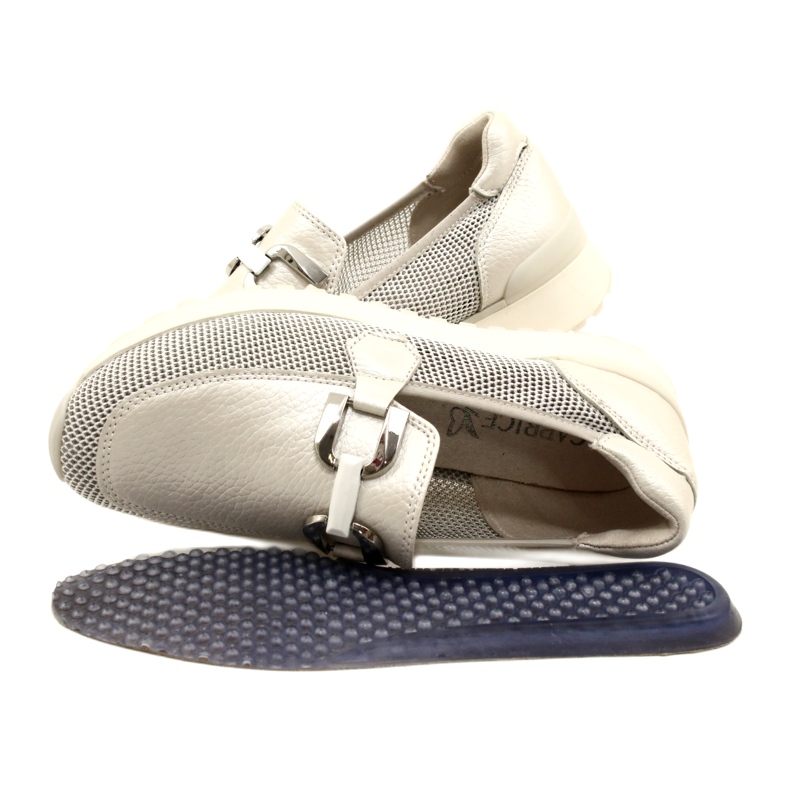 Mocasines de cuero para mujeres de Caprice con decoración 9-24502-20 132 Pearl peine blanco 7