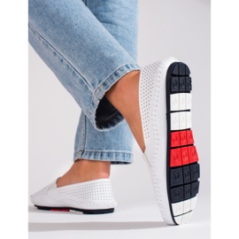 Mocasines mujer calados slip-on blanco Shelovet 1