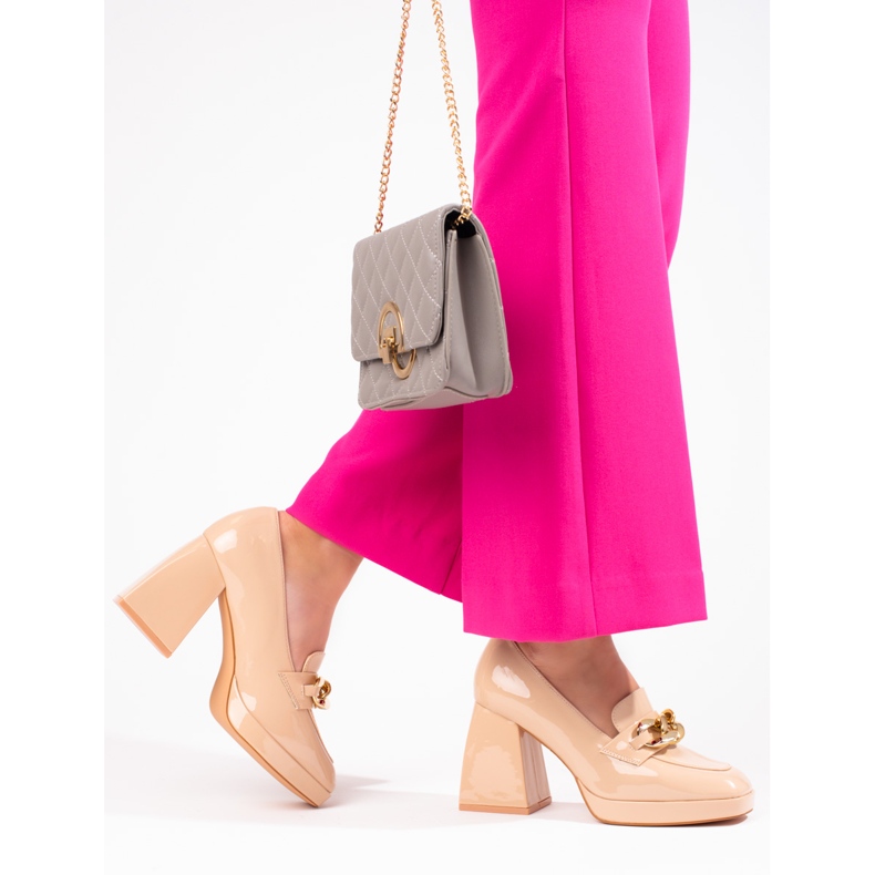 Zapatos de tacón beige de Vinceza 1