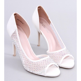 BM Tacones con puntera abierta en color blanco cristal. 1