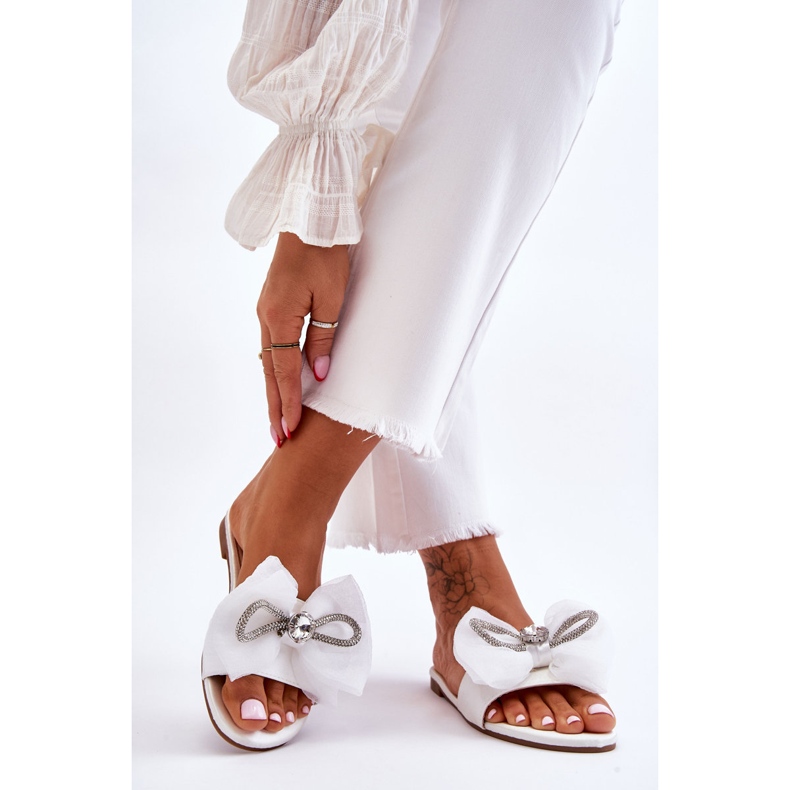 Pantuflas De Mujer Con Lazo Y Strass Blanco Jolene 2