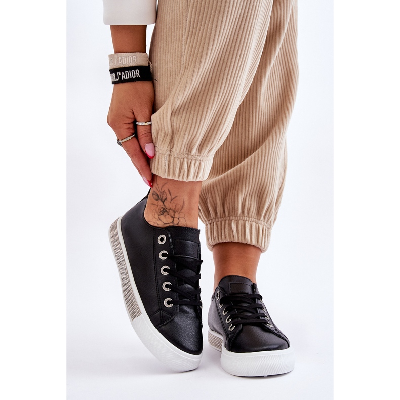 Zapatillas Bajas De Mujer Con Chorros Blanco Y Negro Demira 1