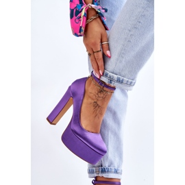 Bombas de moda en un pilar alto morado violeta 3