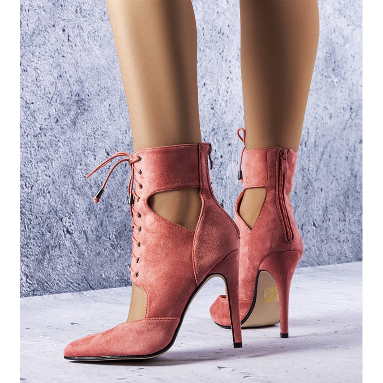 PA1 Botas puntiagudas con aberturas rosas de Virginie 1