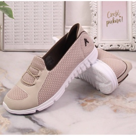 Cómodas zapatillas deportivas beige sin cordones de Artiker 50C1167 6