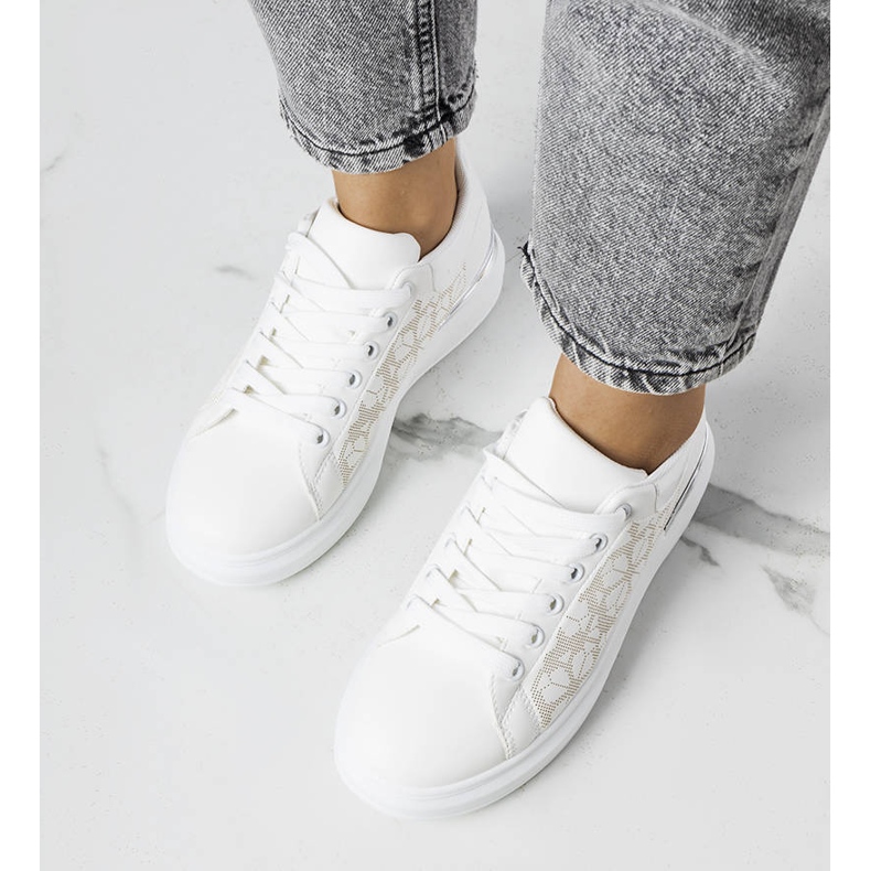 PA1 Deportivas blancas perforadas Erin blanco 1