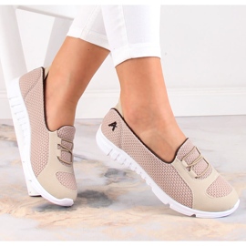 Cómodas zapatillas deportivas beige sin cordones de Artiker 50C1167 7