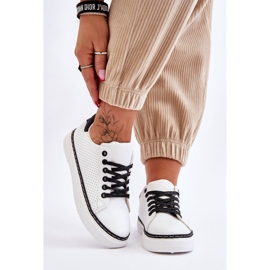 BM Deportivas Bajas De Mujer Perforadas Blancas Y Negras Daxton blanco negro 1 BM Deportivas Bajas De Mujer Perforadas Blancas Y Negras Daxton blanco negro 1