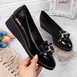 Zapatos cuña de mujer con abalorios negros Potocki 2