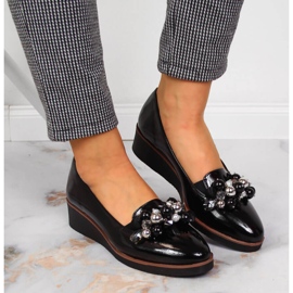 Zapatos cuña de mujer con abalorios negros Potocki 6
