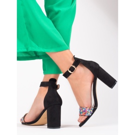 Elegantes sandalias negras con abalorios de Shelovet negro 3