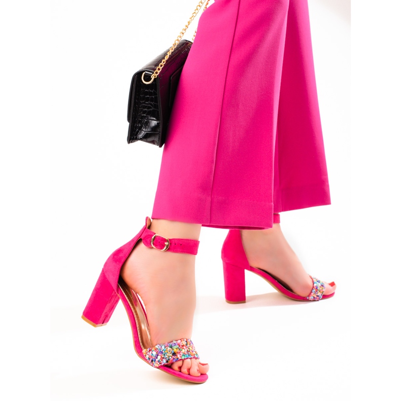 Elegantes sandalias fucsia con cuentas de Shelovet rosado 1