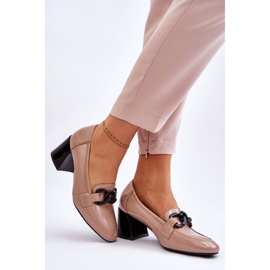 Vinceza Zapatos De Salón De Charol Con Cadena Beige Keilani 4