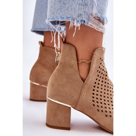 Vinceza Botín de ante calado con cut-out sobre tacón Blakely beige 9