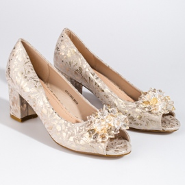 Elegantes zapatos de tacón beige de Shelovet 3
